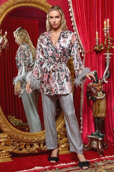 Saten Otriş ve Desen Detay Sabahlıklı Pijama Takımı CossybyAqua 25156