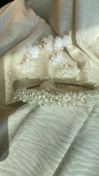 BONCU VE TAŞ DETAYLI KÜPELİ TAÇ INT035