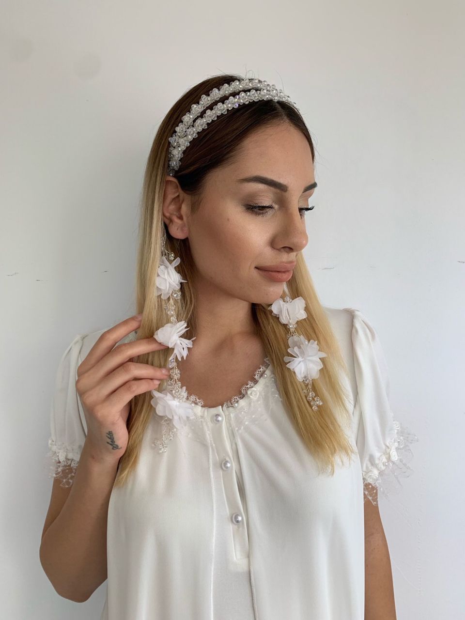 Çift Taç Görünümlü Küpeli Taç